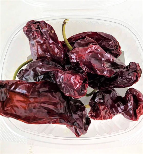 Differences between ñora and choricero peppers: two culinary gems