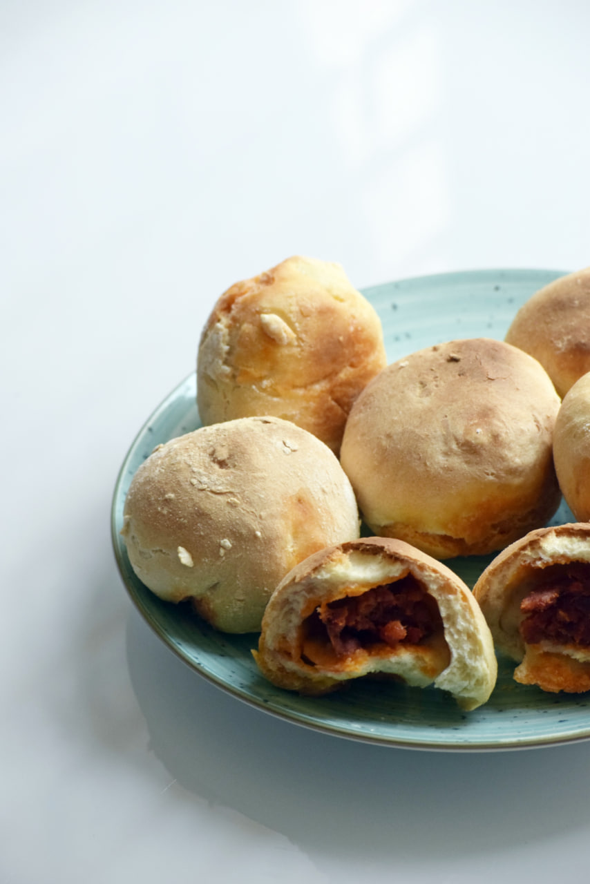 Receta del bollo preñao: el choripan más conocido